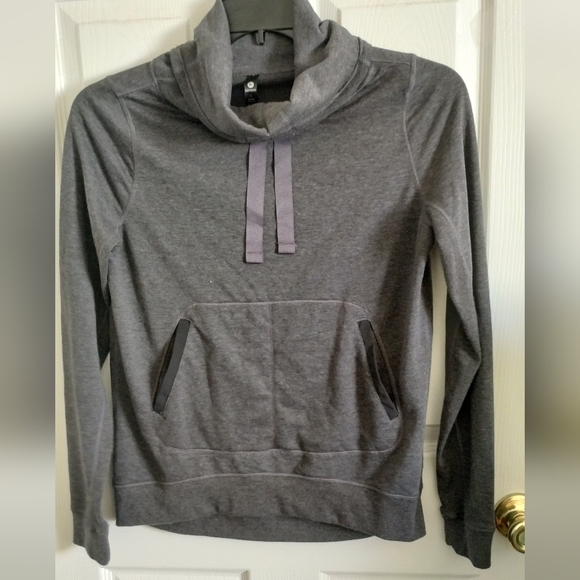 90 Degree Turtleneck Sweatshirt - Picture 8 of 9